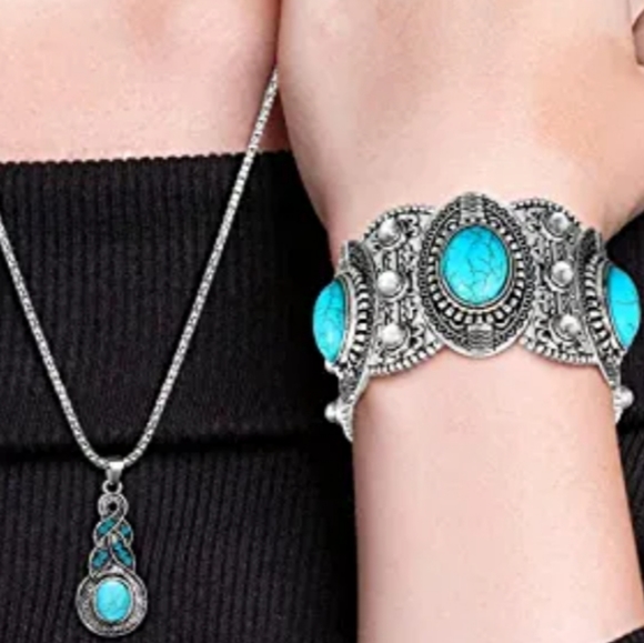 New turquoise color bracelet necklace and earrings set - Picture 3 of 3